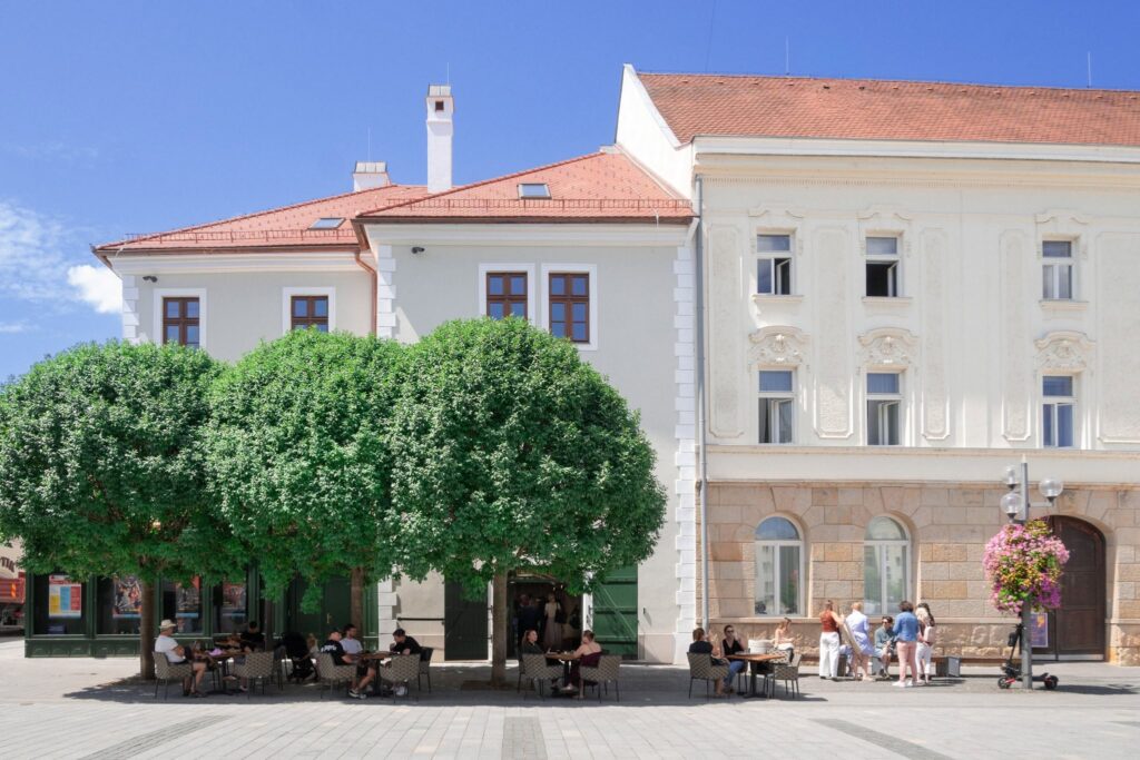 Novootvorená cukráreň v historickej budove, ktorá nadväzuje na dlhoročnú tradíciu. FOTO: Pracháreň by ELEZI