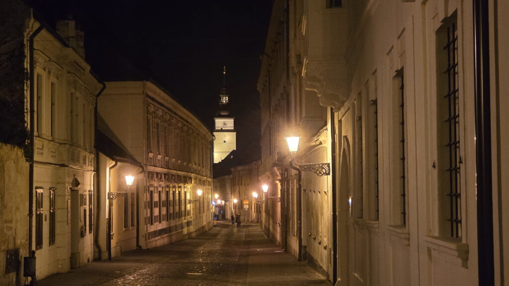 Mestská veža v Trnave, pohľad z ulice M. Schneidera-Trnavského. FOTO: Milan Urgošík