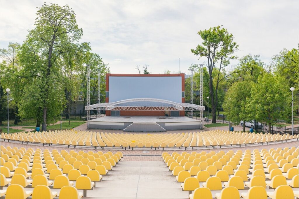 Das städtische Amphitheater an der Halenárska-Straße in Trnava.